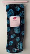 Luv Betsey Johnson 50x60 Skull Soft Plush Throw Blanket Skull &amp; Roses - £27.36 GBP