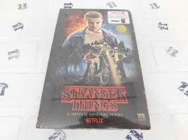 Netflix Stranger Things Season 1 4-Disc DVD/Blu-Ray Collector&#39;s Edition Box Set - £12.52 GBP