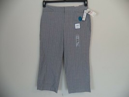 Women&#39;s Gray Dockers Stretch Capri Pant. Size 10. 97% Cotton/ 3% Spandex. - £14.02 GBP