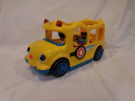 Fisher Price  Lil' Movers School Bus & 3 Little People - £8.63 GBP