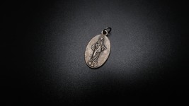 Vintage Virgin Mary Christian Medjugorje Religious Medal 2.5cm NB3 - $16.56 CAD