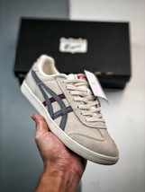 New Asics Onitsuka Tiger Tokuten Beige Sneakers Size 7.5 - £63.13 GBP