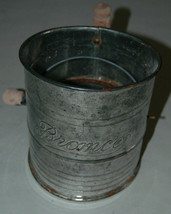 Vintage Bromco Flour Sifter Wood Handle Baking Tool - $372.61 MXN