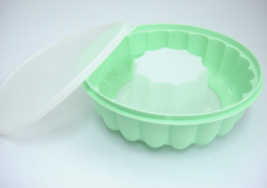 Vintage Tupperware Jel-Ring Jel n Serve Jello Mold with Lid Green 6 Cups - £9.44 GBP