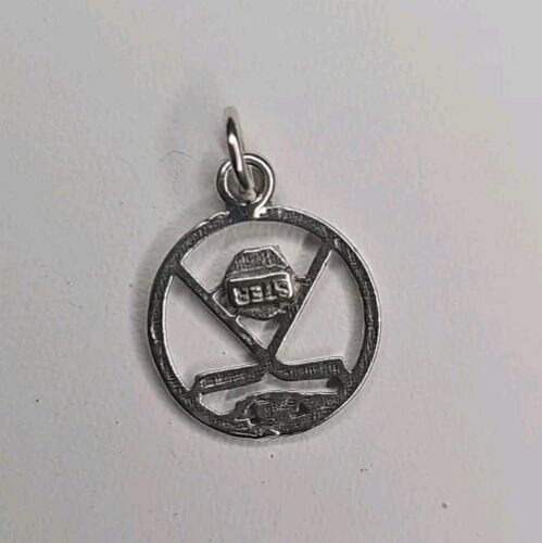 925 Sterling Silver Circle with Hockey Mask, Sticks and Puck Charm Item image 3