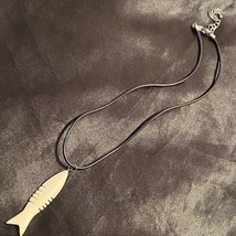  Vintage 9” Leather Cord Bone 2” Fish Pendant Necklace - £11.71 GBP