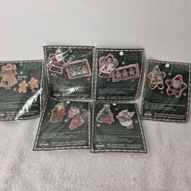 LOT Dimensions RESIN CRAFT PINS Christmas Snowman Angel Tree Santa Ginge... - €11,98 EUR LOT Dimensions RESIN CRAFT PINS Christmas Snowman Angel Tree Santa Ginge... - €11,98 EUR