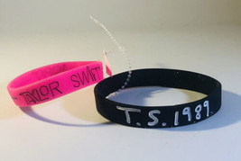 Taylor Swift 1989 Tour VIP Rare VIP Rubber Wristband bracelet Set Black &amp; Pink - £70.24 GBP