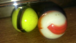 2 Vintage Shooter Marbles Bumble Bee Oxblood Peltier? - £21.49 GBP