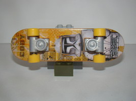 2010 Mc Donald&#39;s - Star Wars - The Clone Wars - Finger Skateboard - Cody - £6.39 GBP