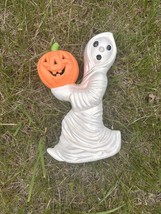 Vintage 12” Ceramic Halloween Ghost Holding Pumpkin Halloween Jack-o-lan... - $558.10 MXN