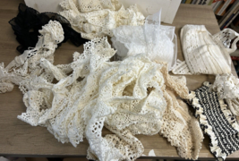 Vintage lace lot approx 33 yds total box cream white off-white black &amp; c... - £18.98 GBP