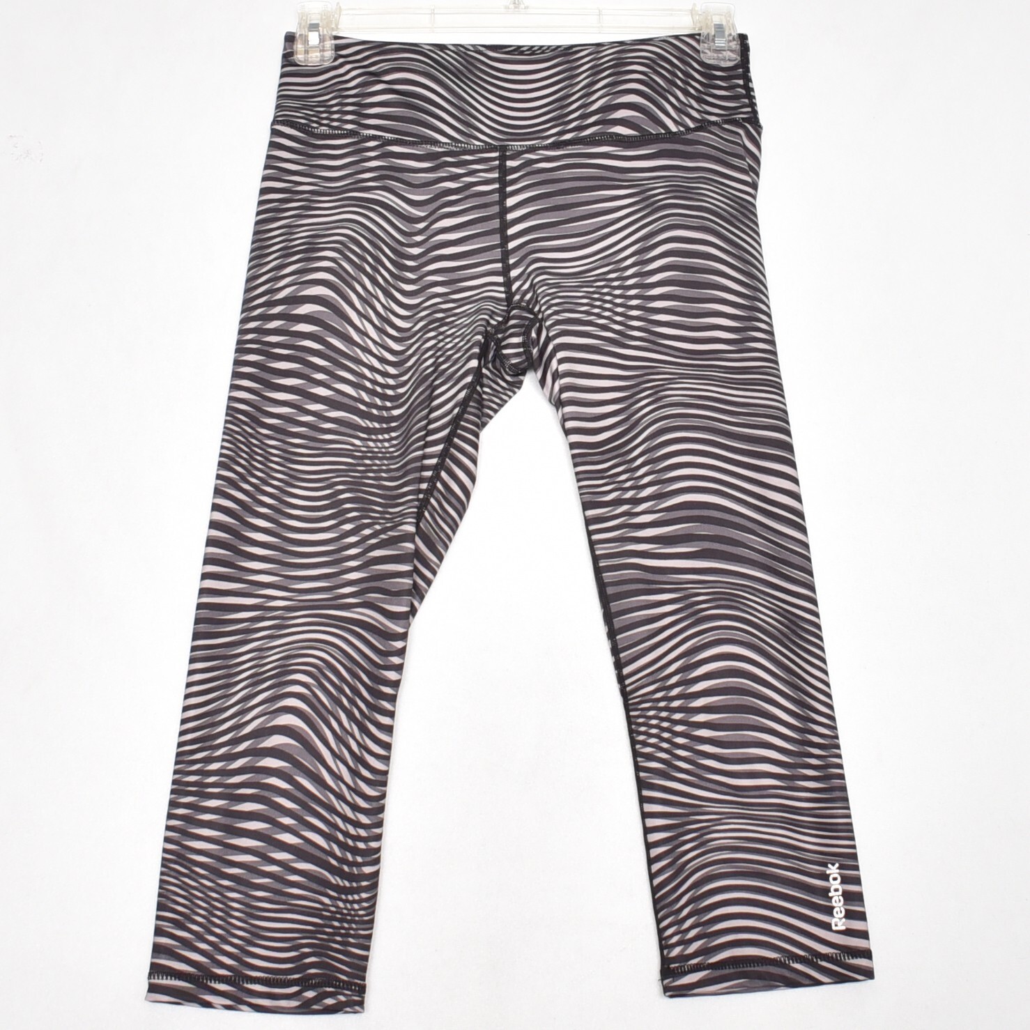 Reebok Training Leggings Women Black and White Size Medium Capris - $14.21