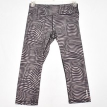 Reebok Training Leggings Women Black and White Size Medium Capris - $19.46 CAD