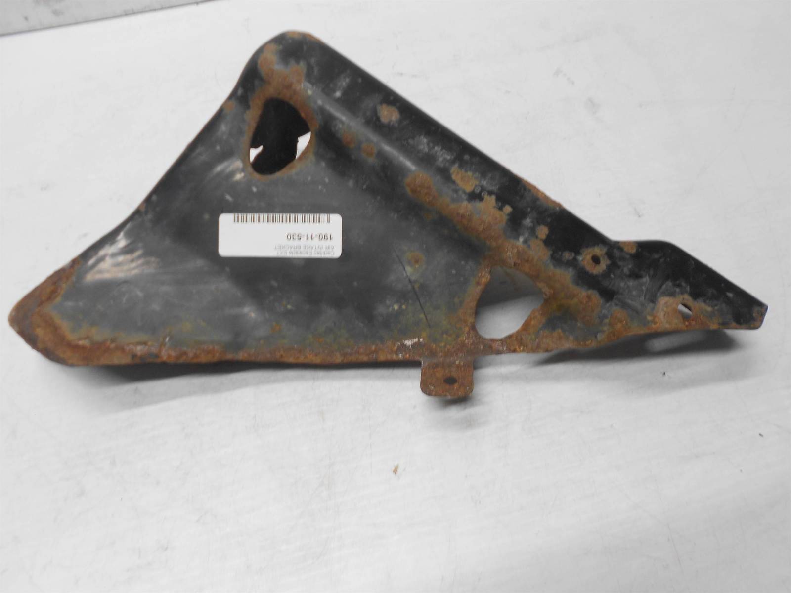 2002-2006 CADILLAC ESCALADE OEM AIR INTAKE SUPPORT BRACKET  - $34.95