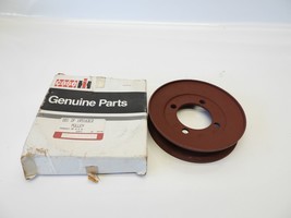 New Oem INTERNATIONAL COMBINES 1482 5″ PULLEY 195163C2 - £53.23 GBP