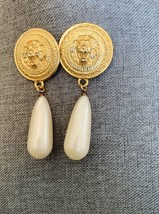 Rare Vintage AK Anne Klein Earrings Gold Tone Faux Pearl Dangle Lion Medallion - £66.30 GBP