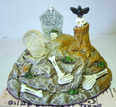 Lemax Spooky Graveyard Rest In Peace Tombstone Light Up Skull Figurine Halloween - £19.57 GBP