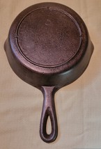 Vintage #3 Script Writing Unmarked Lodge 3 Notch Cast Iron Skillet. Clea... - $24.75