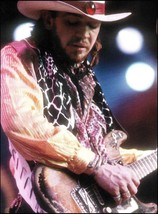 Stevie Ray Vaughan onstage w/ #1 Fender Stratocaster guitar 8 x 11 pin-u... - £3.30 GBP