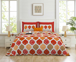 Red Printed Double Size Bedsheet with Pillow Covers  (95 x 108 Inches) - £29.91 GBP