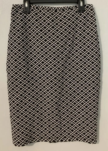 Primary image for Mossimo Black And White Full Zippered Skirt Size X Small.