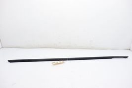 10-15 CHEVROLET CAMARO 3.6L FRONT LEFT DRIVER DOOR WINDOW TRIM MOLDING E1216 image 2
