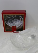Gorham Holiday Traditions Christmas Cardinals Crystal 7&quot; Heart Dish - £12.58 GBP
