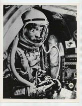 Alan Shepard Jr in Capsule 8 x 10 Press Photo First Manned Flight May 1961 - £22.21 GBP