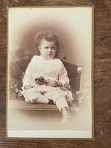 Vintage Cabinet Card. Girl on couch 1870&#39;s. C. A. Winsor in Galesburg, Illinois - £10.82 GBP