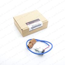 New Genuine OEM Mitsubishi 01-06 Montero Pajero Transfer Case Switch MR5... - $51.06