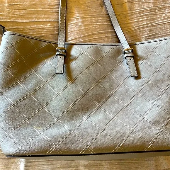 MICHAEL KORS JET SETTER BAG BRAND NEW WITH TAGS - $220.59 CAD