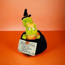 HALLMARK Trembling Toads Halloween Stew Cauldron Singing Frogs Light Plush VIDEO - £24.34 GBP