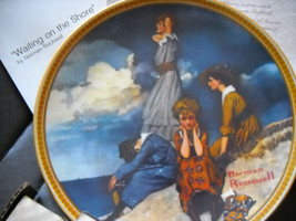 * Norman Rockwell Rediscovered Women Waiting on the Shore Edwin M Knowles Plate - £11.99 GBP