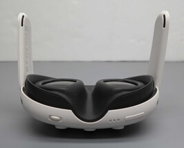 Meta Quest 3 128GB VR Headset ISSUE image 8
