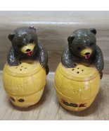 Vintage Bear &amp; Honey Barrel Salt &amp; Pepper Shakers Adorable Set Please Read - $222.15 MXN