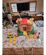 Vintage 1974 Fisher Price Play Family Castle Little People 993 Incomplet... - $212.24 CAD