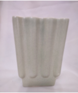 Red Wing USA Pottery Light Green Ripple Vase - Vintage - 7&quot; x 5&quot; x 2.5&quot; - $41.08 CAD