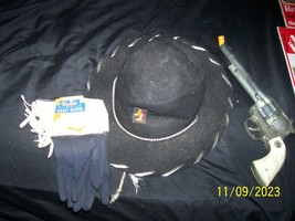 Vintage 50&#39;s 60&#39;s Hubley Cowboy Cap Gun and Hat &amp; Gloves Set - $125.00