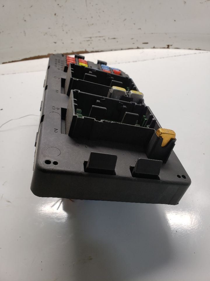 Chassis ECM Power Supply Includes Fuse Box Fits 06 COMMANDER 1292142 Item image 8