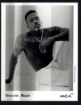 8 x 10 press photo MELVIN RILEY * photo credit Mario Castellanos MCA rec... - $13.95