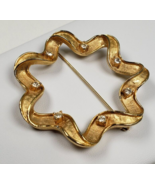 Large Vintage Sarah Cov Gold Tone Open Ribbon Circle Pin Brooch w Rhines... - £19.15 GBP