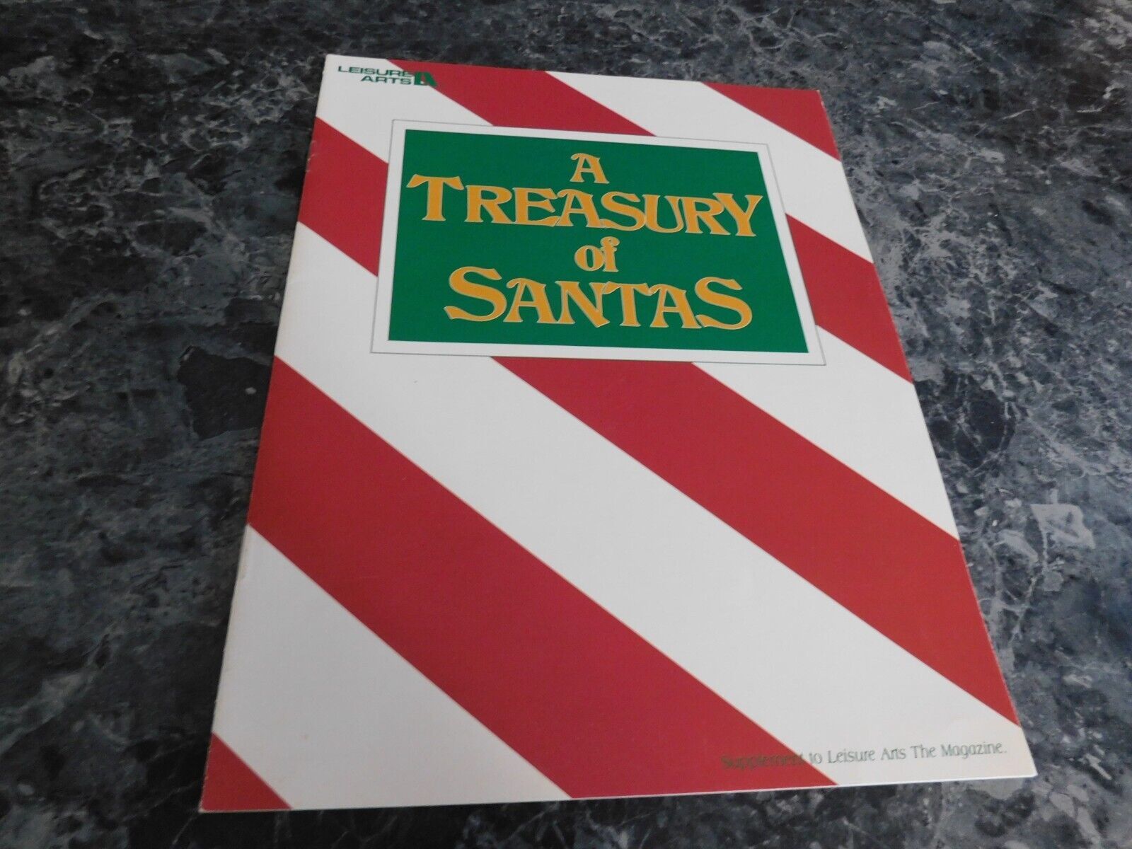 A Treasury of Santas Supplement to Leisure Arts magazine - £2.35 GBP