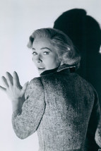 Vera Miles Cowering In Fear Psycho 18x24 Poster - $23.99