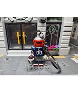 New England Patrots NFL Minifigure Keychain (1) - $225.09 MXN