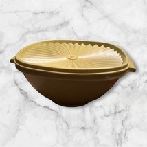 Vintage Green Tupperware Servalier Bowl With Lid Sunburst 858-2 - $5.65