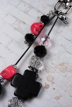 Skull Beaded Howlite Crystal Day of the Dead Purse Charm Keychain Pink Black - $16.82