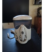 Waterpik Water Flosser w/ 8 Tips &amp; 10 Settings WP-100WPLT White TESTED W... - $514.35 MXN
