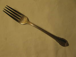 Rogers Bros. 1847 Remembrance Pattern Silver Plated 7.5&quot; Table Fork #2 - £5.46 GBP