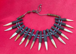 Extraordinary Dani Headhunter Shaman Necklace With Carved Shell Spirits - £158.01 GBP